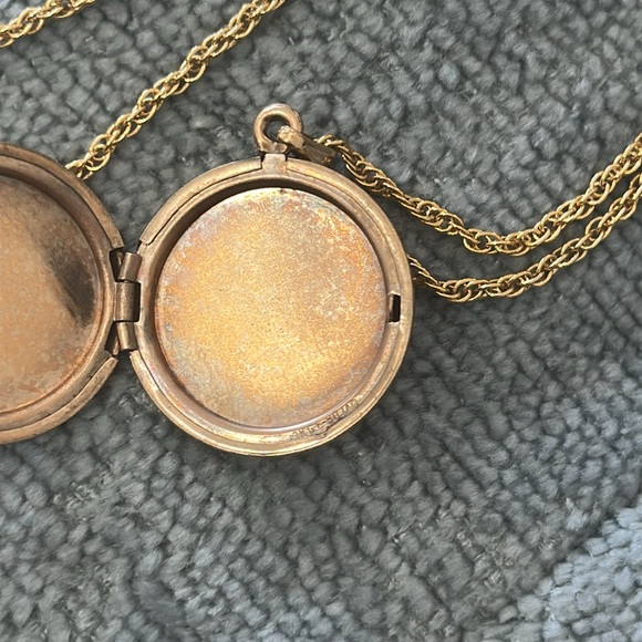 Vintage 12k gold filled locket necklace - Picture 5 of 7